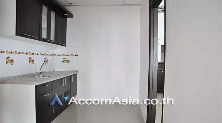 6  Office Space For Rent in Sukhumvit ,Bangkok BTS Ekkamai at Sorachai Building AA15040